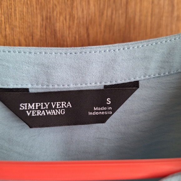 Simply Vera Vera Wang Blouse. Sz S. Seems More Seafoam Color To Me. - Picture 2 of 4